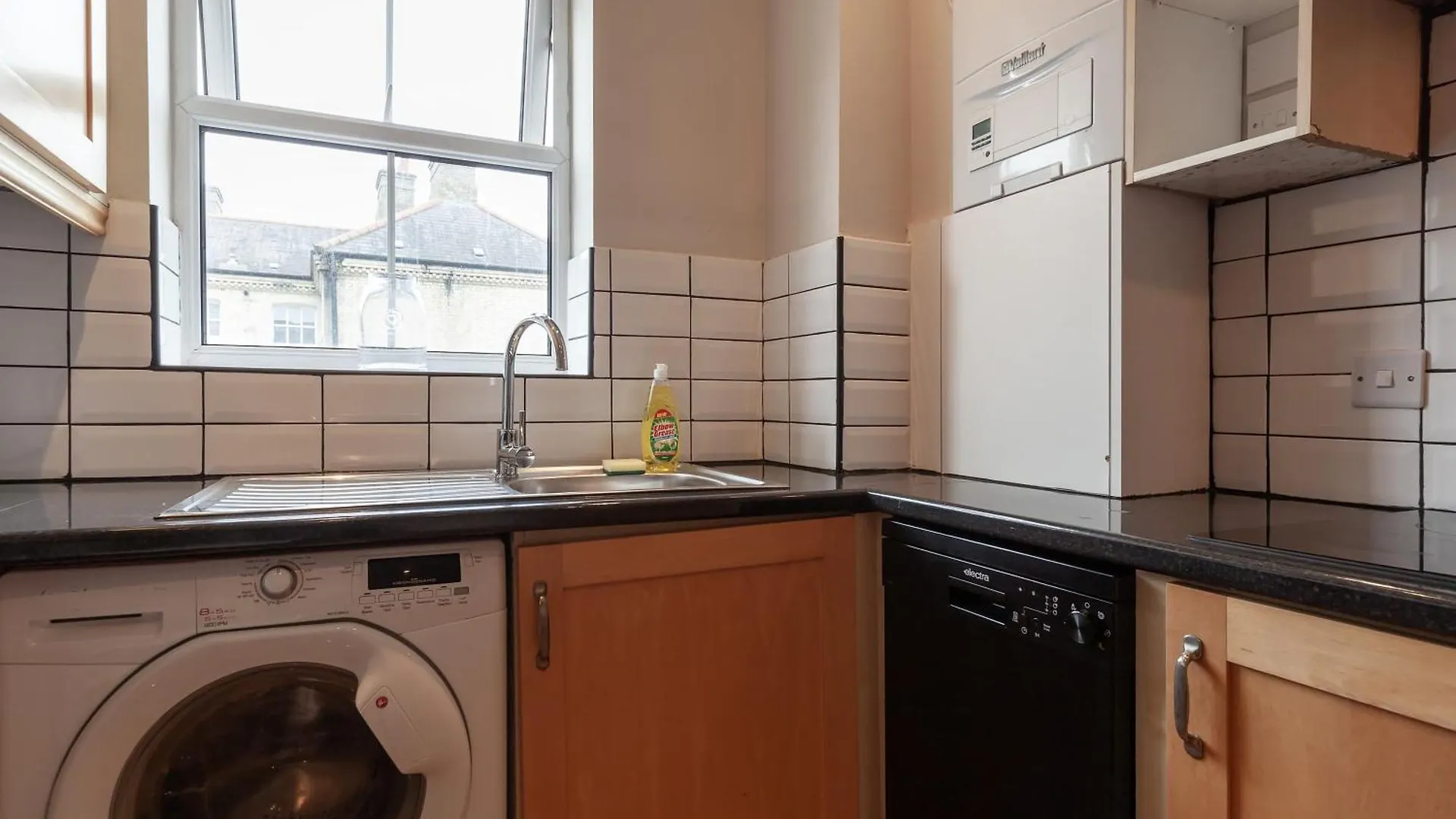 Spacious And Bright 2 Bed Apartment Tower Bridge London